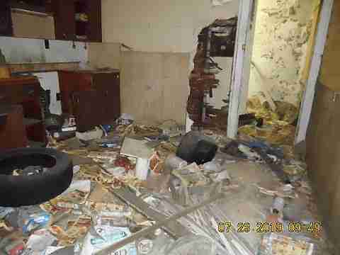 4400 St Clair (16)_m.jpg